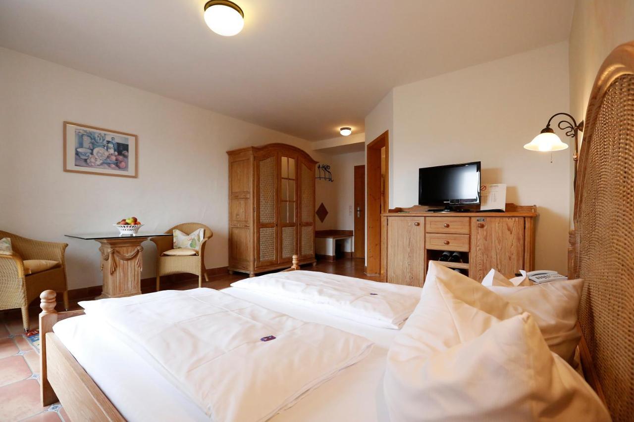 Das Landhotel Weingut Gernert Санкт-Мартин Экстерьер фото